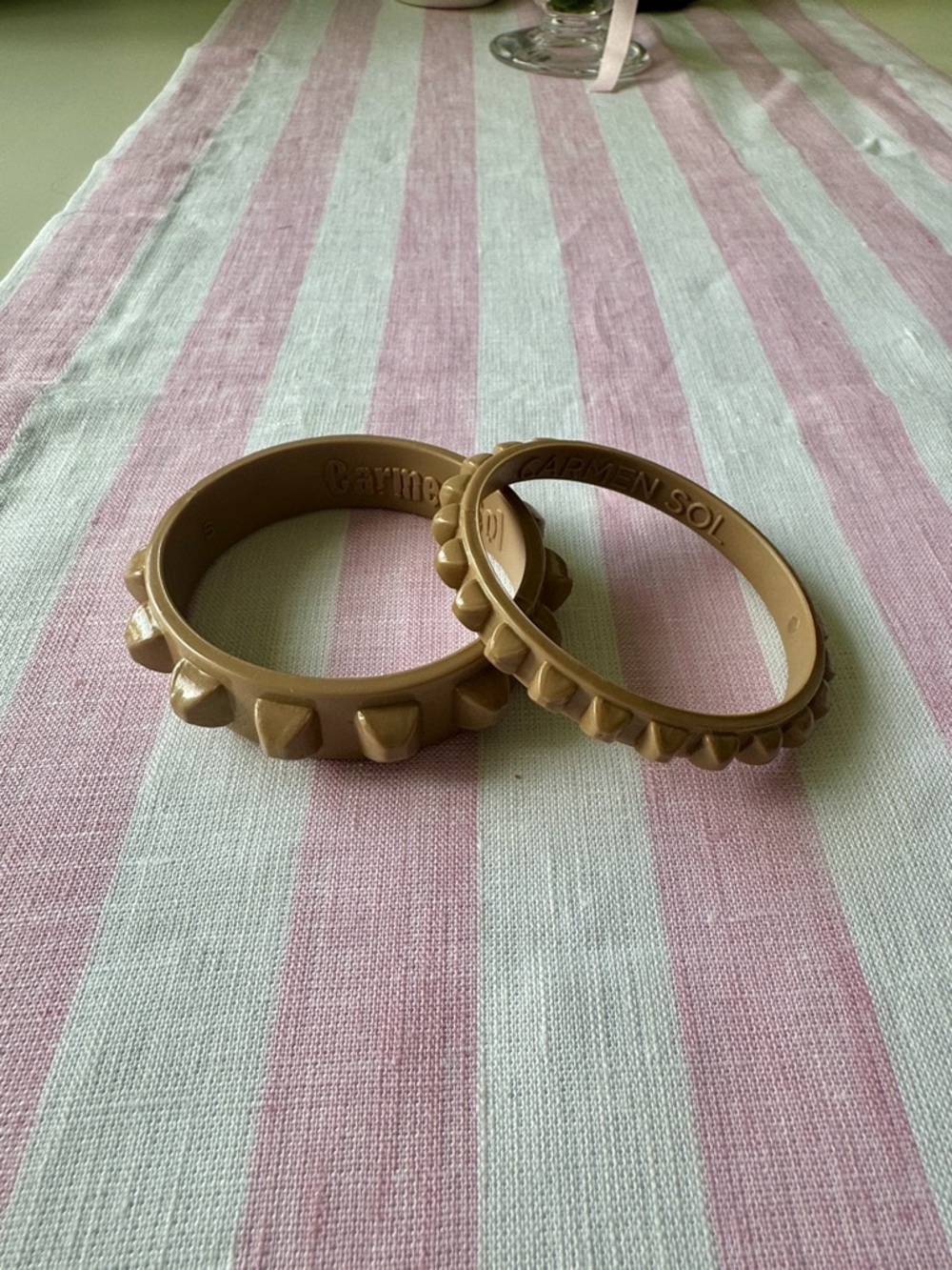 Carmen Sol Studded Resin Jelly Bangles - Beige